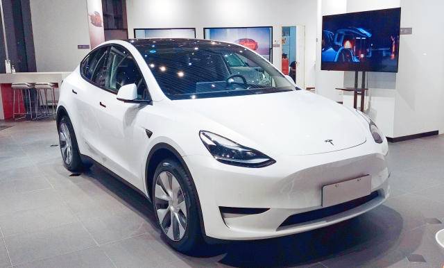 TESLA recorta precios en 20% para impulsar ventas en EU