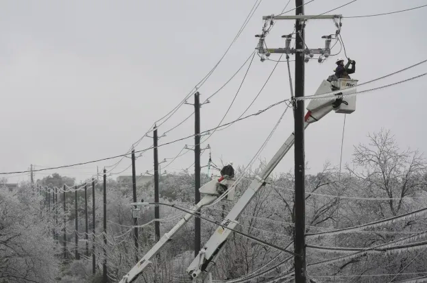 Texanos sin electricidad y con temperaturas bajo cero