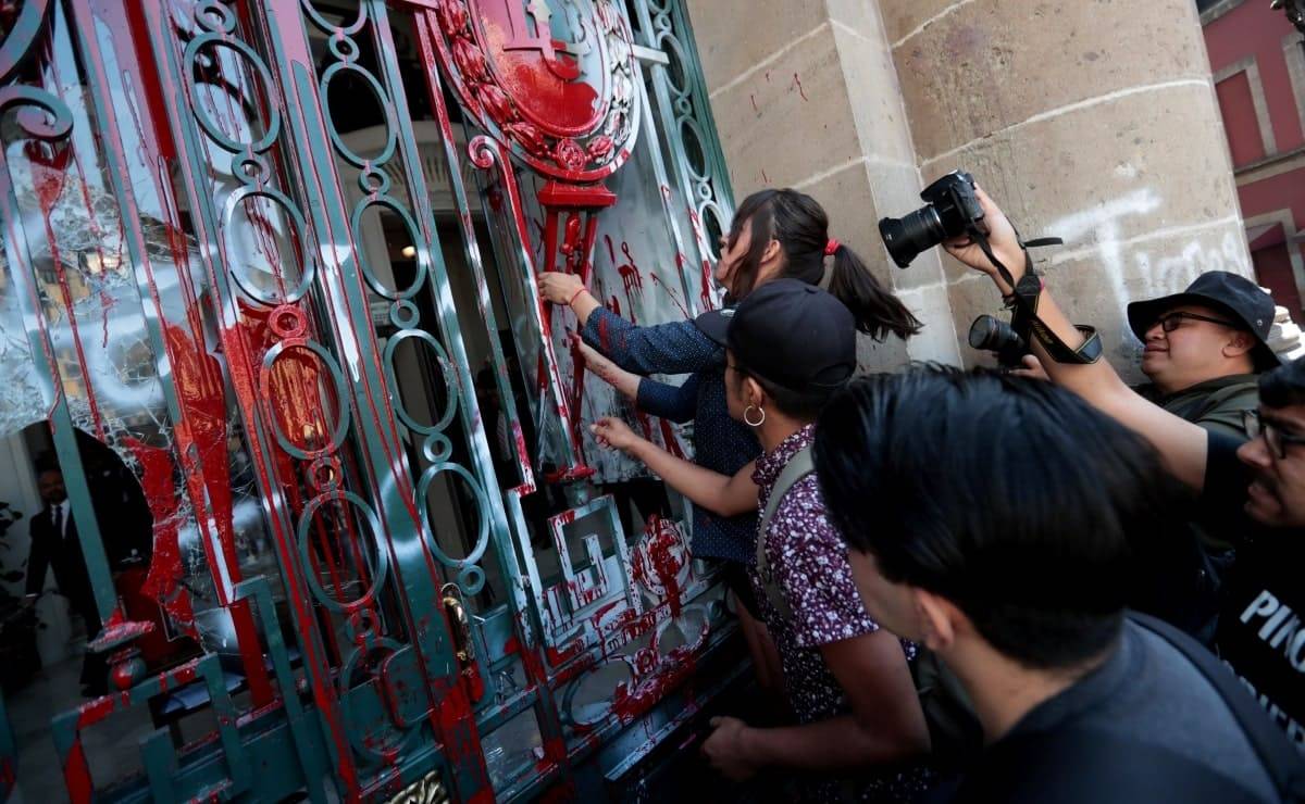 Diputados locales acuerdan no levantar denuncias penales por destrozos en el Congreso CDMX 
