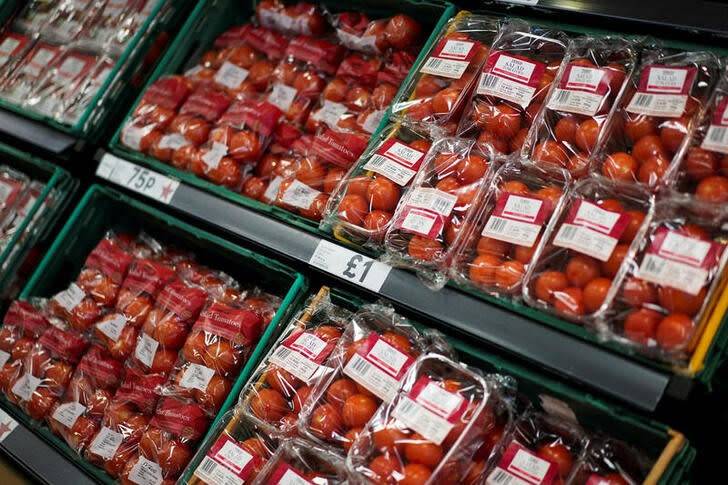 Escasez de tomates en Reino Unido, Supermercados ponen límites a consumidores