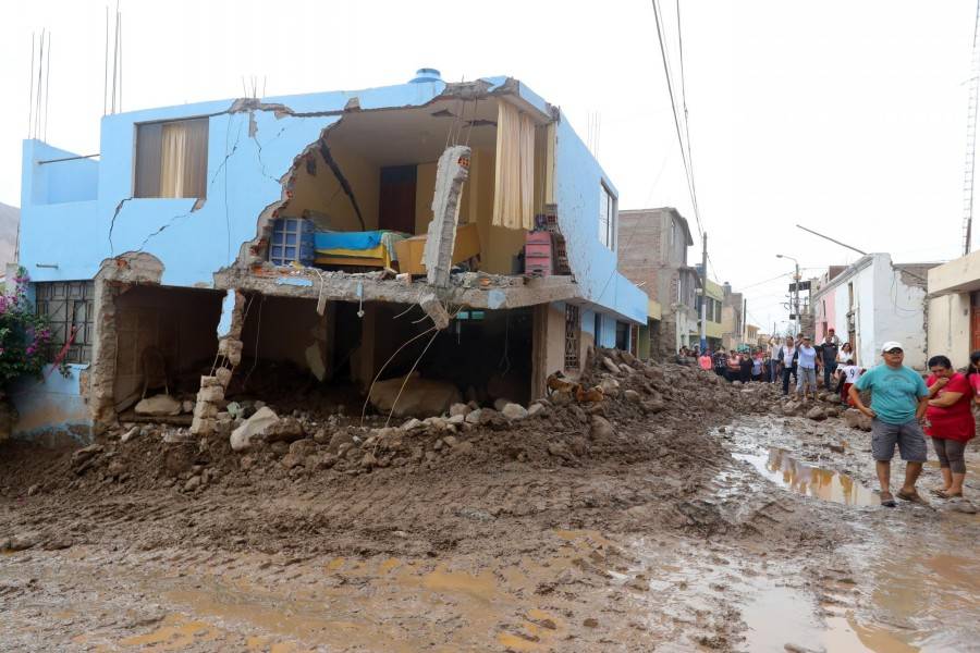 Autoridades peruanas desconocen cifra total de afectados por avalancha de lodo