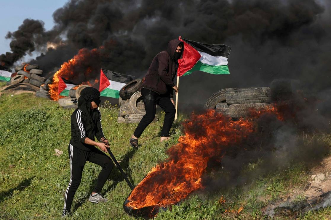 Mueren 10 palestinos y más de 100 heridos en redada en Cisjordania 