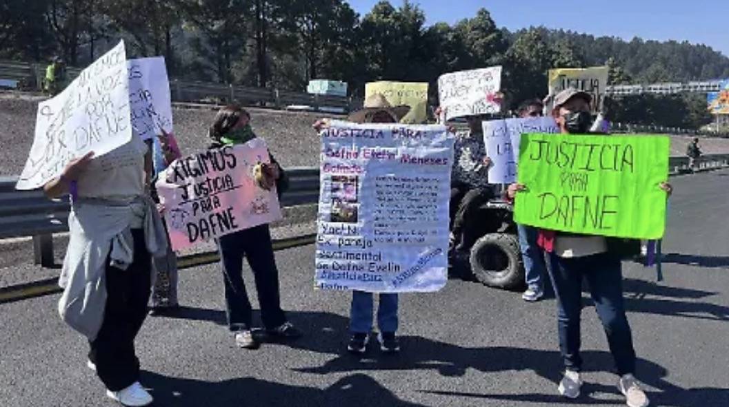 Familiares de Dafne Evelin levantan bloqueo en la México-Toluca tras exigir justicia por feminicidio