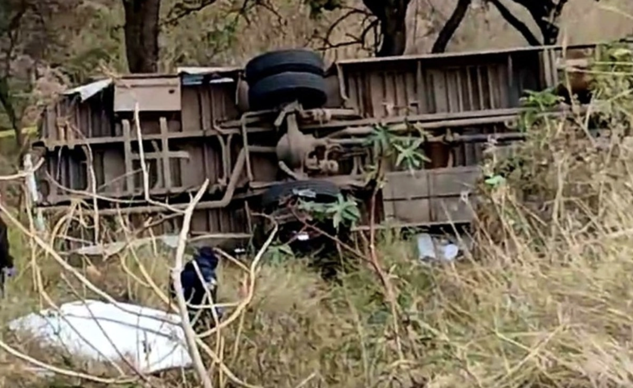 Muere jornalero y seis resultan lesionados tras volcadura en carretera La Piedad–Manuel Doblado