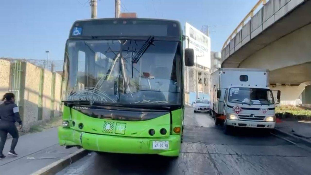 Choca unidad de RTP y deja 15 lesionados en Circuito Interior