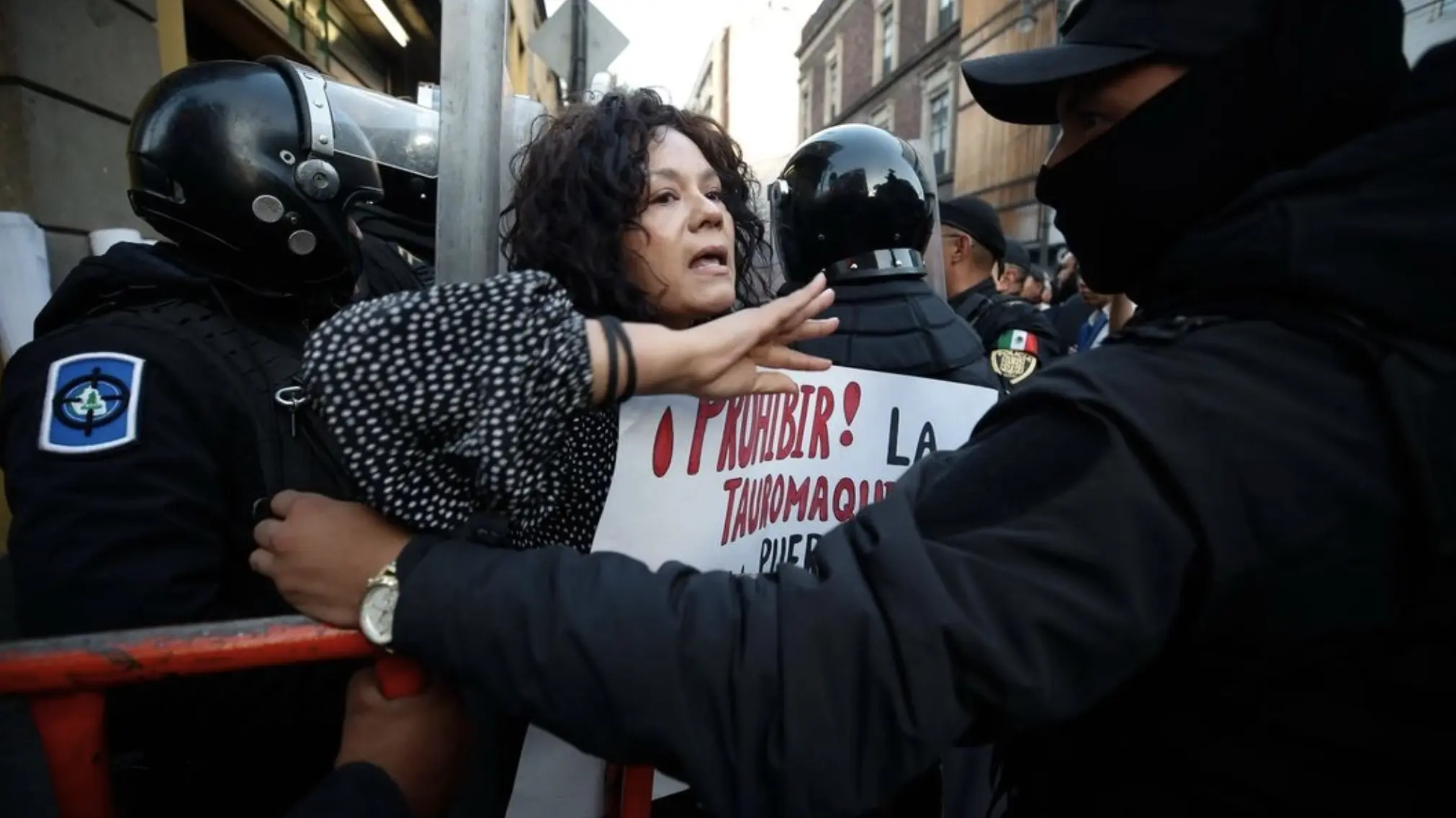 Congreso de la CDMX: Manifestaciones contra la prohibición de tauromaquia