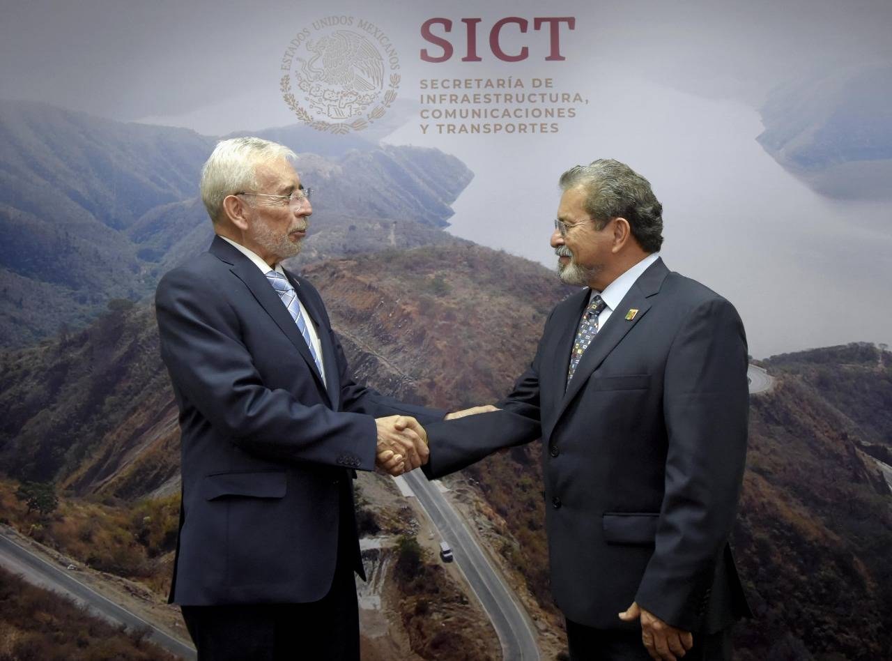 Carlos Velazquez mejora el AICM