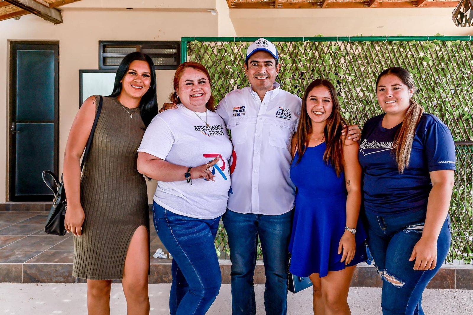 Rigo Mares lanza propuestas para jefas de familia en La Paz