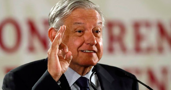 AMLO respalda a Andrea Chávez tras guerra sucia en su contra