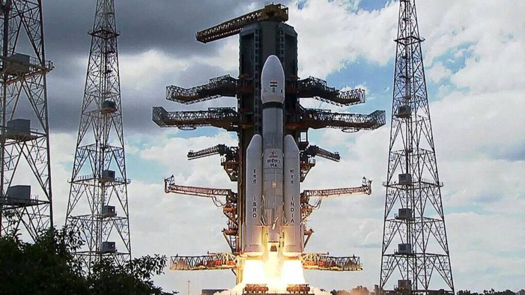 India lanzó un cohete explorador a la Luna 
