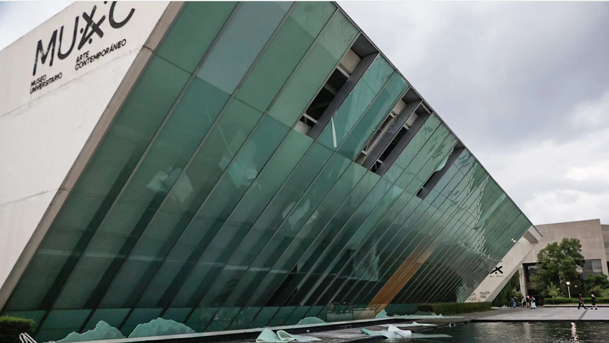 UNAM condena actos vandálicos en Ciudad Universitaria tras marcha contra la gentrificación
