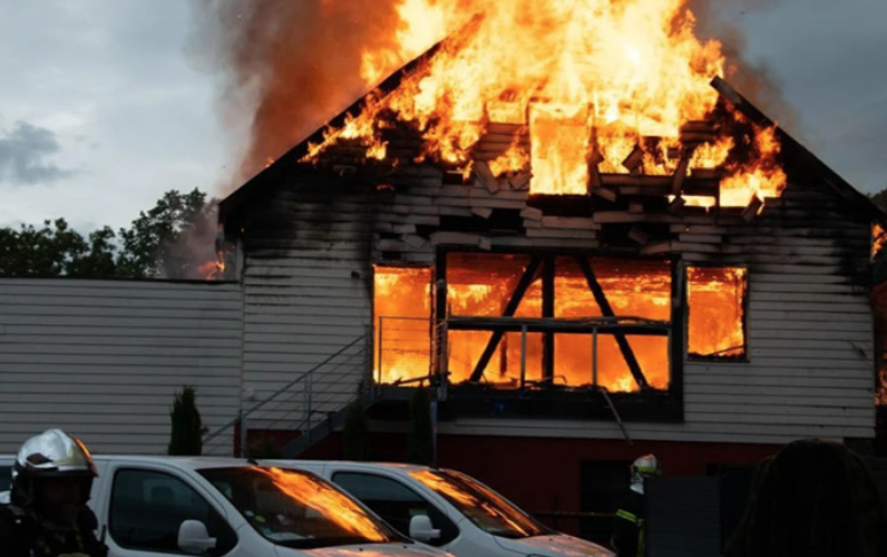 Francia: 9 muertos por incendio en albergue que acogía a personas con discapacidad 