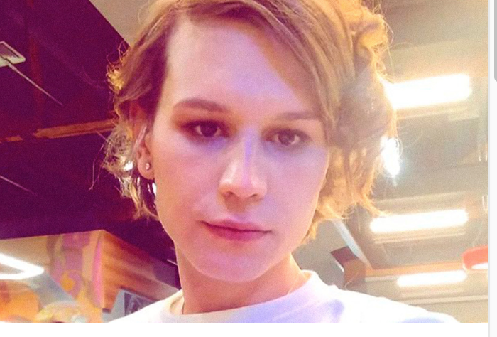 Ex-agente trans de la antigua KGB de Rusia es multado por querer emigrar a México