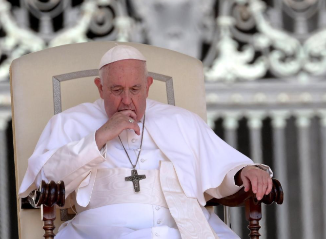 Papa Francisco crítica indiferencia hacia los más necesitados 