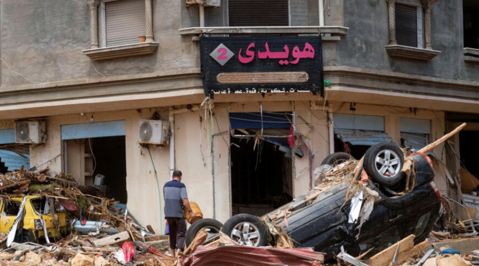 Autoridades internacionales estiman más de 11 mil muertos por tormentas en Libia 