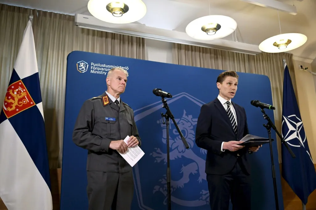 Finlandia instalará base de la OTAN cerca de la frontera con Rusia