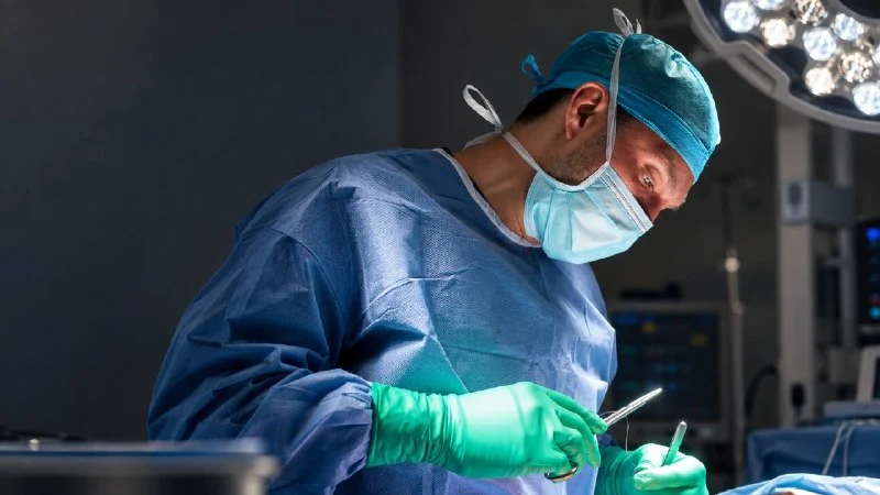 Dr. David De Rungs: maestro de la cirugía facial
