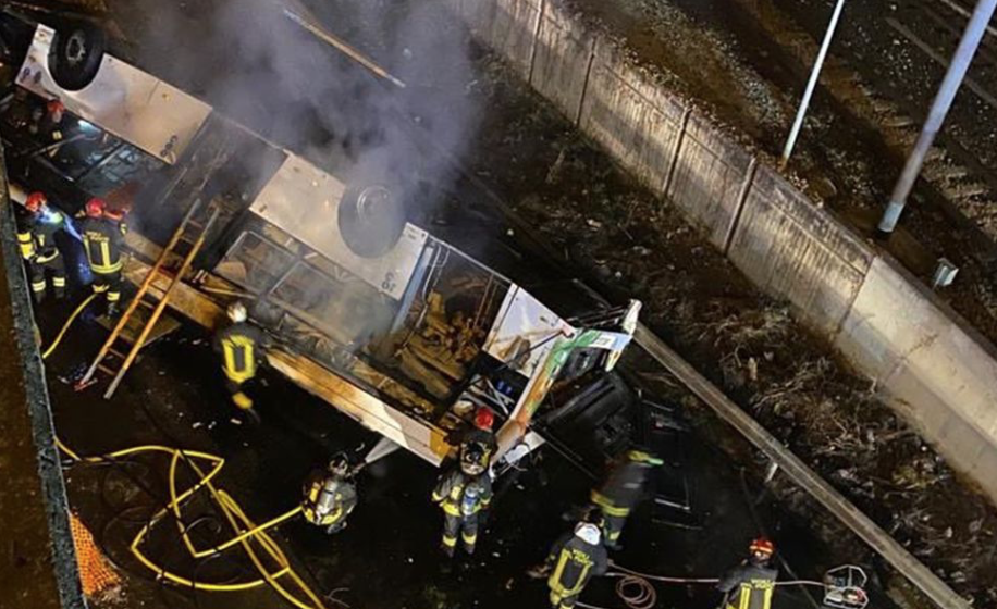 Accidente de autobús en Italia provoca más de 20 muertos y decenas de heridos 