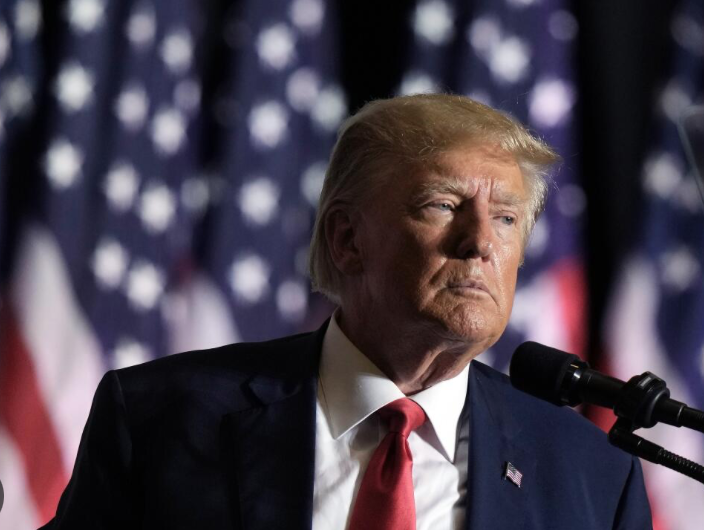 Donald Trump vuelve a Nueva York para presentarse en juicio por fraude 