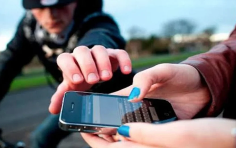 Perú lanza decreto contra robo de celulares 