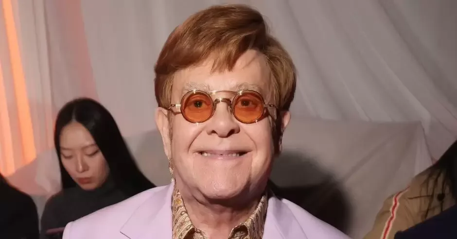 Elton John comparte su lucha por la pérdida de visión en su ojo derecho