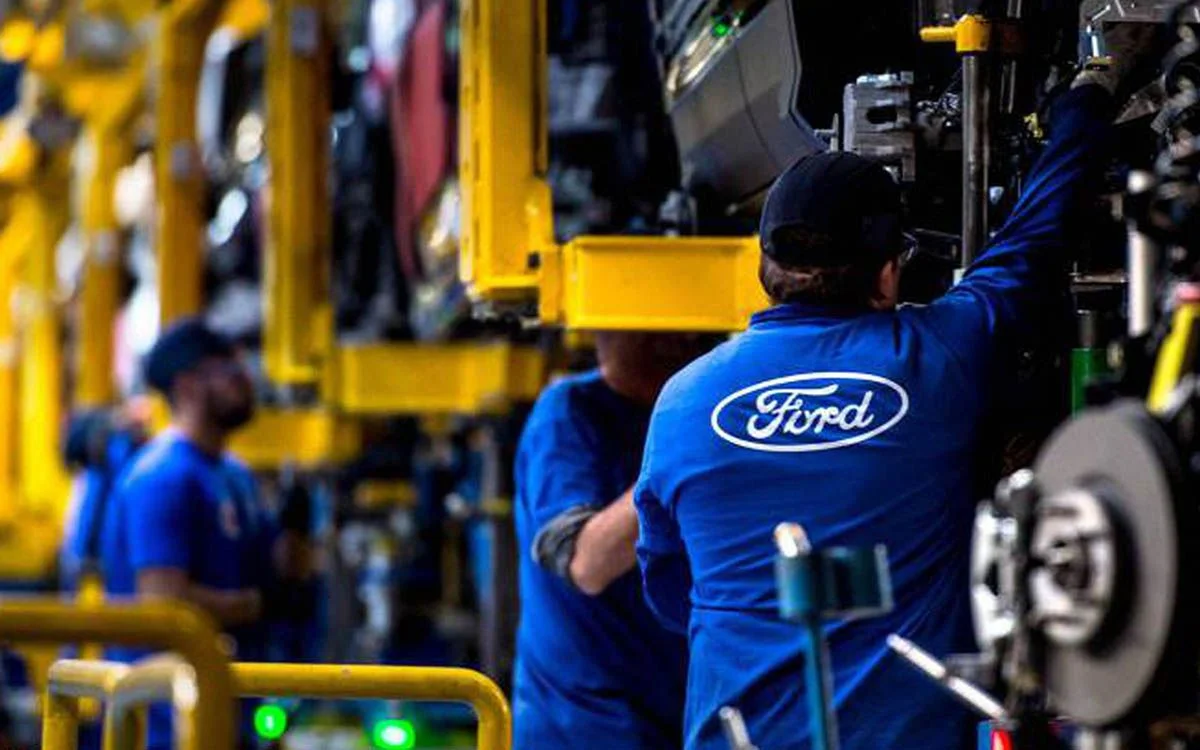 Ford anuncia despidos masivos en Europa y Reino Unido