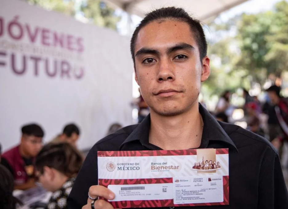 Beca ‘’Jóvenes Construyendo el Futuro’’ aumentará un 20% en 2024
