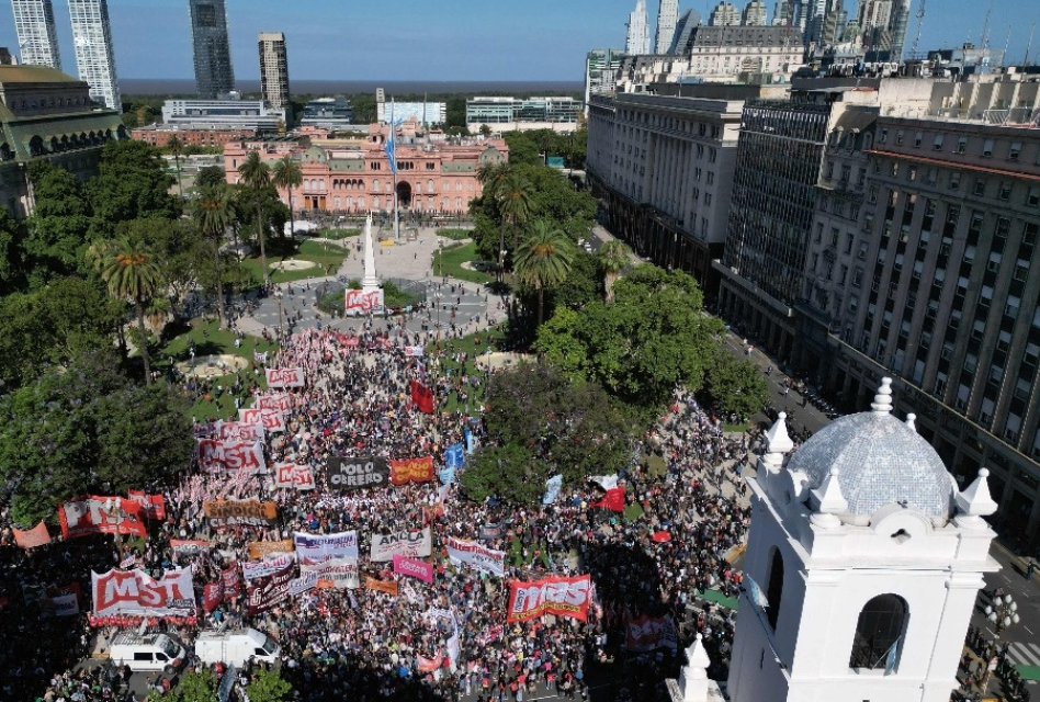 Protestas contra Milei en Argentina se agudizan 