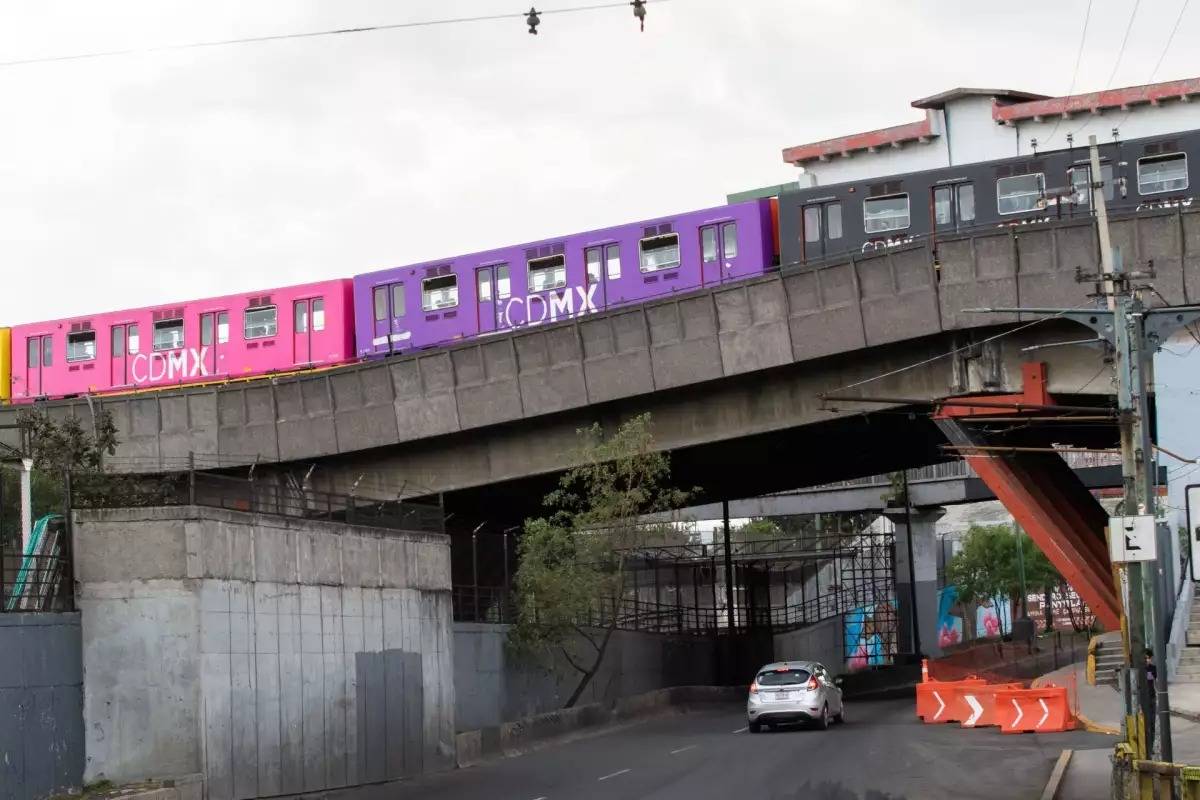 Caos en la línea 9 del metro por cierre parcial